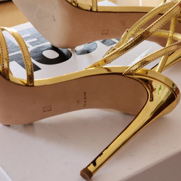 Nicolo Beretta gold patent leather sandals Sz 40